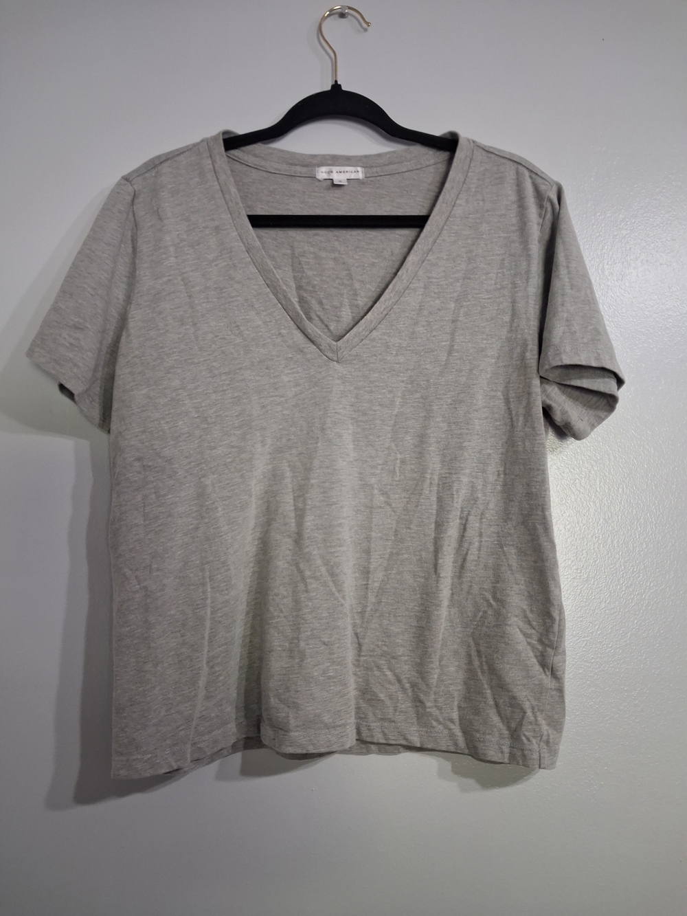 Good American Gray V-Neck T-Shirt Size 2 M 90% Cotton